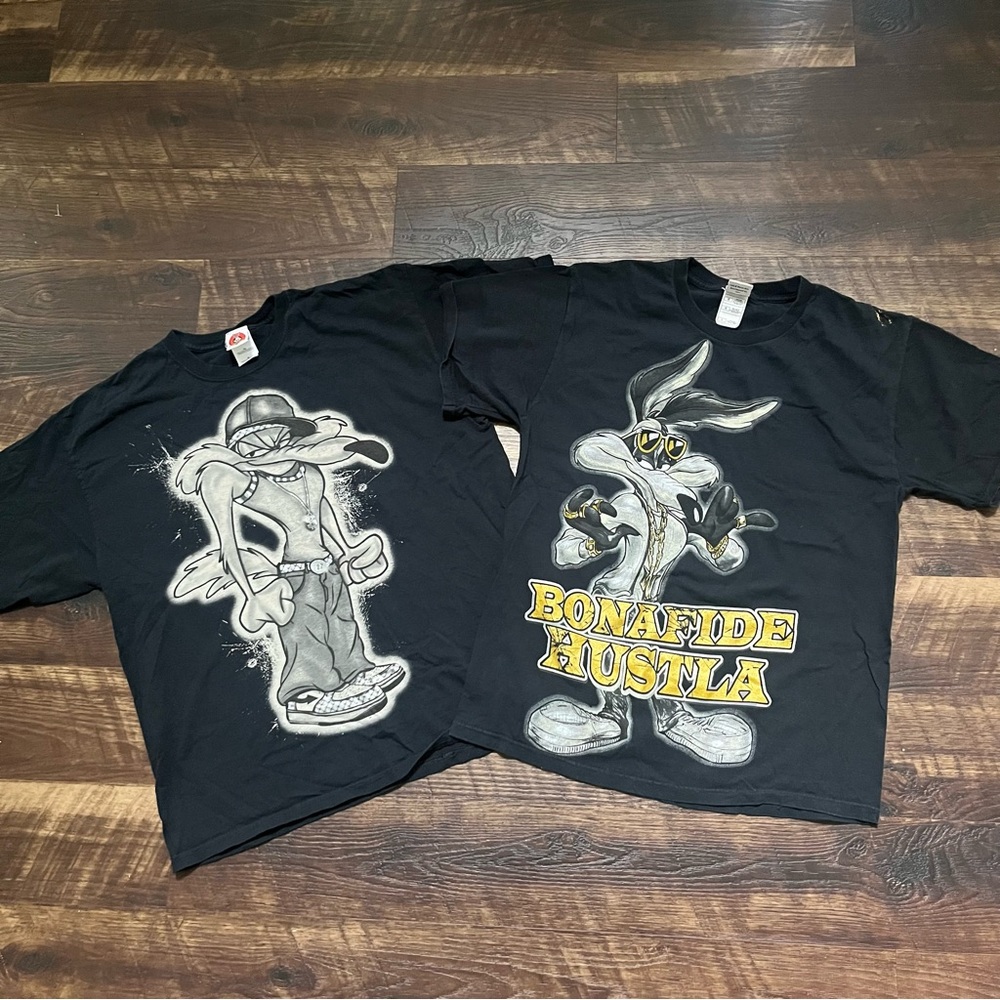 Y2K Looney Tunes lot of 2 Wiley coyote bonafide hustla streetwear shirts L XL
